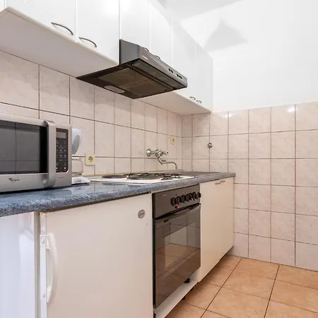 Appartement Slavica With Private Balcony And Parking Lot Punat